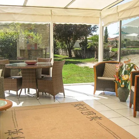 2 Bedroom Gorgeous In Holiday home *